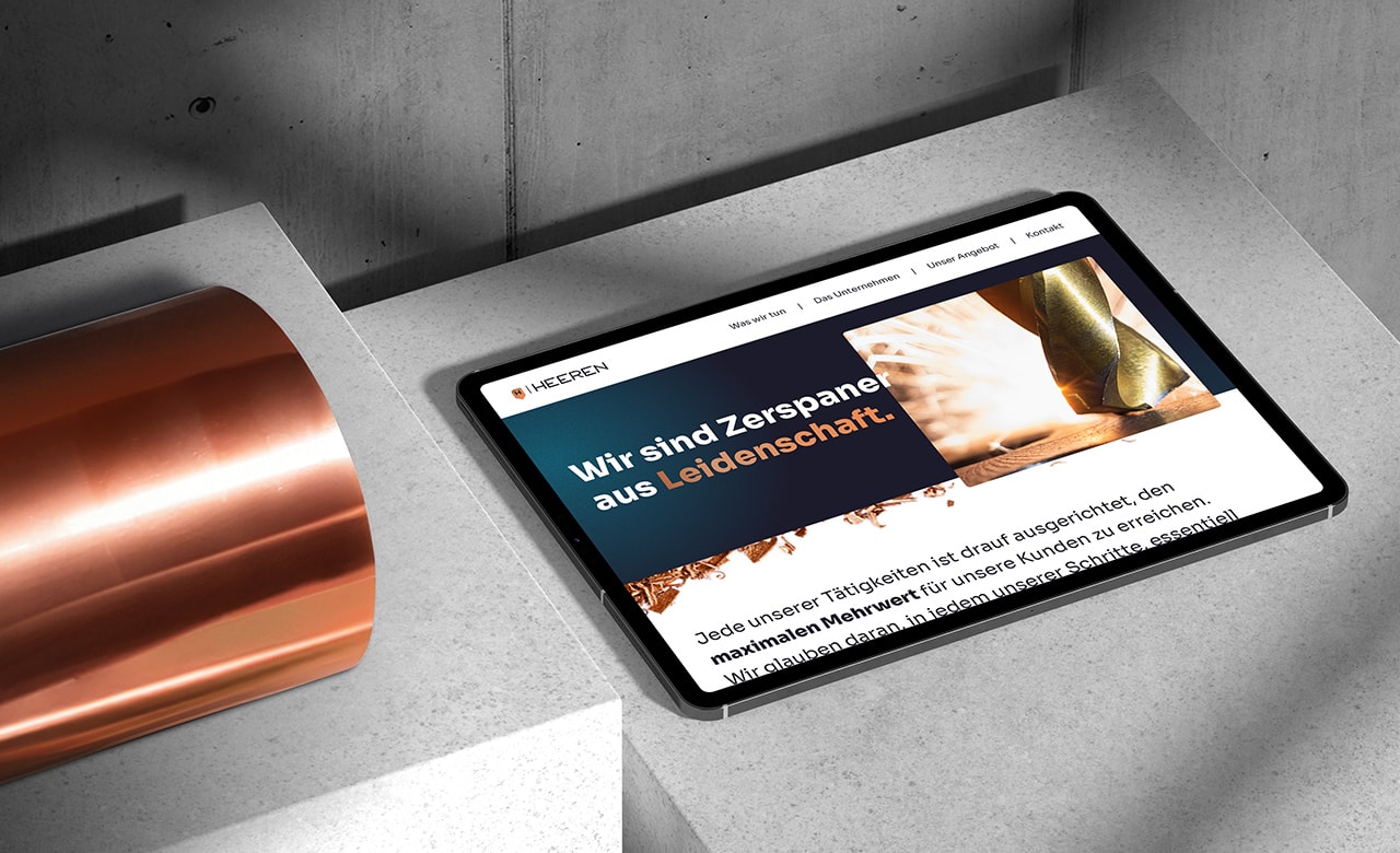 konkav Referenz Heeren Tablet-Mock-Up mit Website